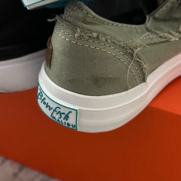 NWOT 🆕 Green Blowfish Slip On Sneakers - Picture 7 of 7